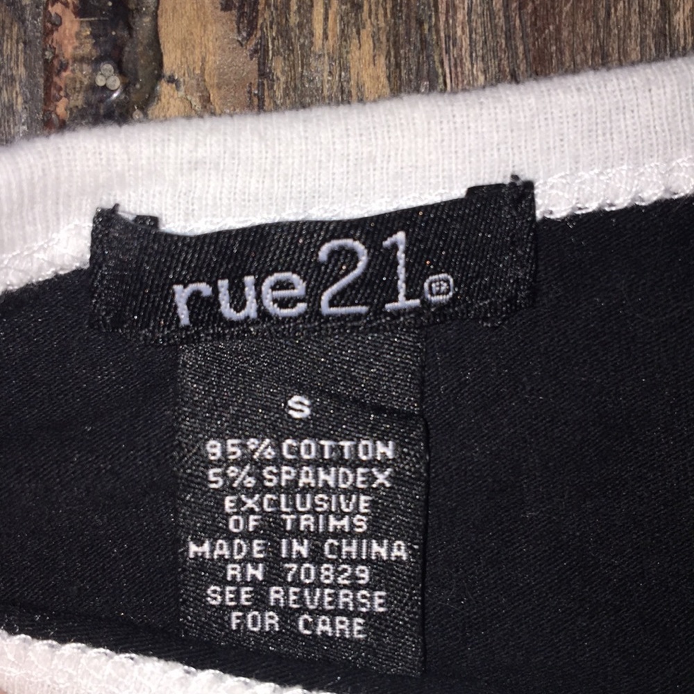 rue 21 tee - Picture 2 of 4